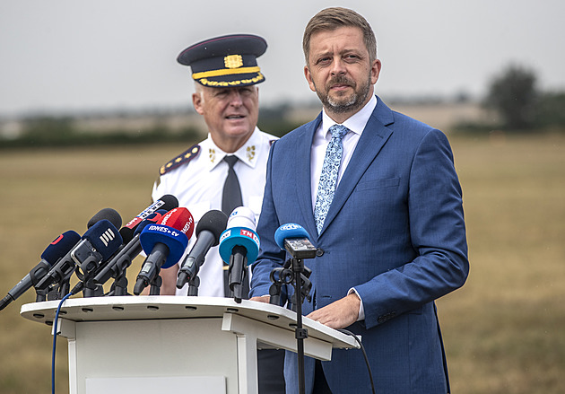 Prvních 72 hodin krize. Rakušan představuje příručku, jak přežít katastrofu