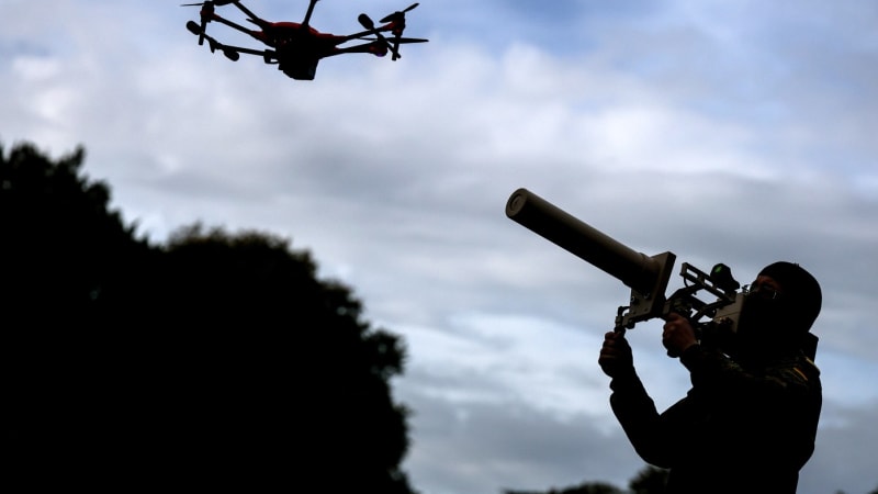 Dávný přízrak nacismu dusí obranu Německa. Armáda nesmí zasáhnout proti ruským dronům