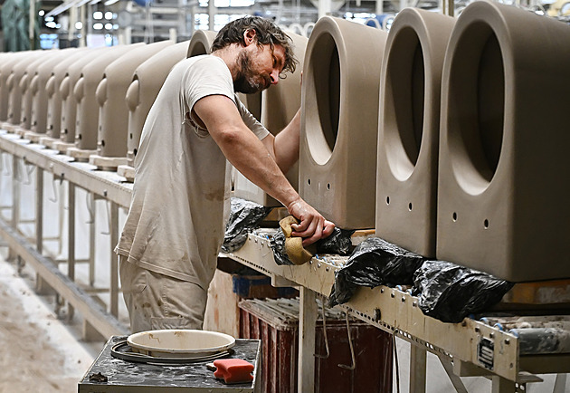 Laufen ukončí výrobu záchodů a umyvadel ve Znojmě, odstupné činí až 11 platů