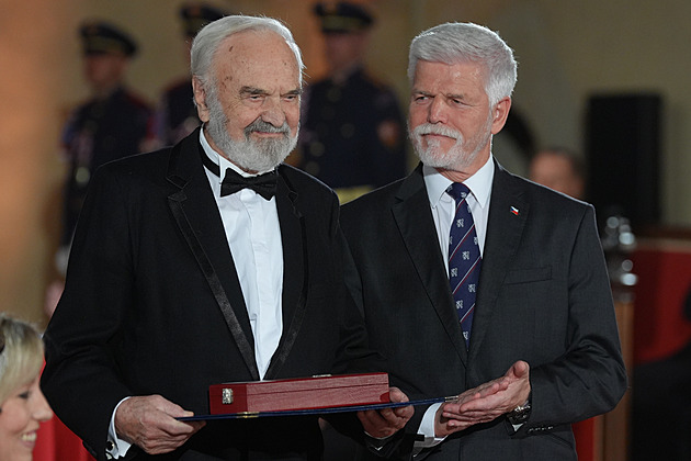 Státní vyznamenání 2025: Řád bílého lva obdrželi Svěrák, Navrátilová i Drábová