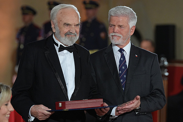 Státní vyznamenání: Pavel ocenil Svěráka, Drábovou, odbojáře či školáka zachránce