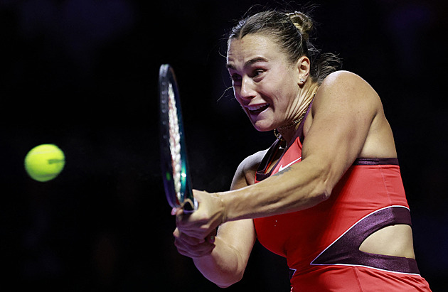 Sabalenková zahájila Turnaj mistryň vítězstvím, jasně porazila Paoliniovou