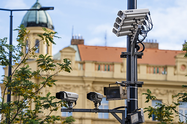 Kamery na lumpy vypnuli, kvůli EU policie smazala databázi hledaných lidí na letišti