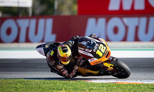 Salač odstartuje ve Valencii do posledního závodu Moto2 v sezoně z páté řady