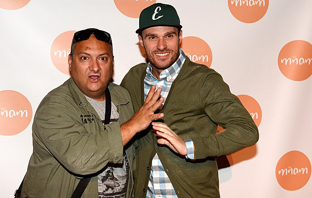 Mareš se neubránil pláči, že jeho parťák nemohl vysílat. Nemocný Hezucký poslal vzkaz