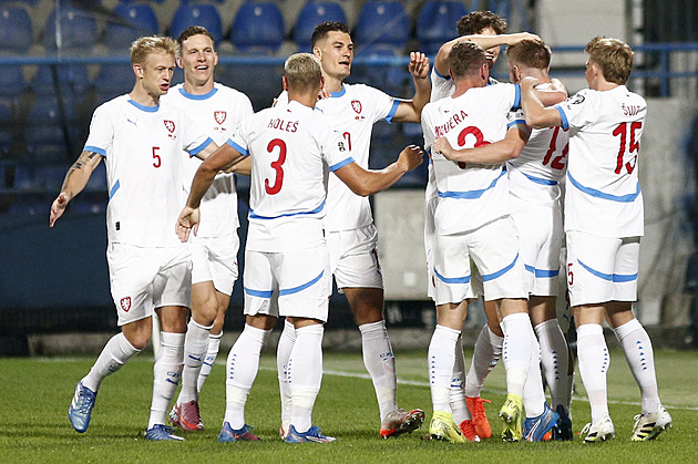 Když uspějí v semifinále baráže, ve finále může fotbalisty čekat Dánsko