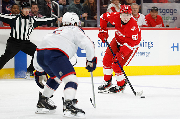 Detroit otočil zápas proti Columbusu, Islanders hostí St. Louis