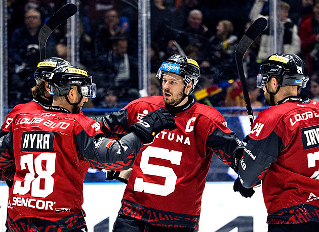 ONLINE: Sparta dává sedmý gól, Litvínov zvyšuje. Pardubice ztrácejí s Vítkovicemi