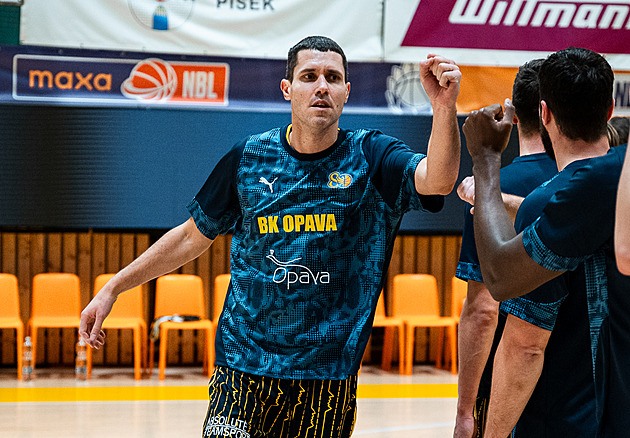 Z důchodce je hrdina. Čtyřicátník Jurečka trefil Opavě výhru v Písku