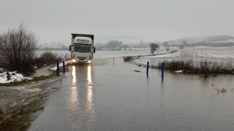 Kalamita na Slovensku: Běsnící živly vyvolaly záplavy a sesuvy bahna, na horách hrozí laviny