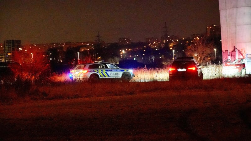 Únos v centru Prahy: Muže naložili do auta a chtěli 200 tisíc. Vyhrožovali uříznutím prstu