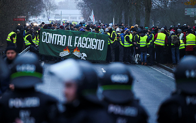 Mládežnická AfD, Generace Německo, oficiálně vznikla. Protestovaly tisíce lidí