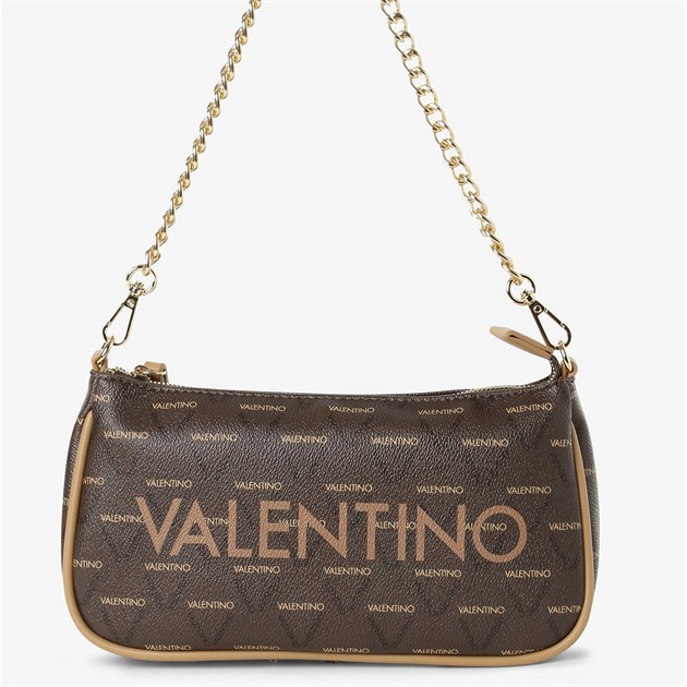 Značce Valentino se v marketingu vymstila AI. Trapné a laciné, kritizují nápad lidé