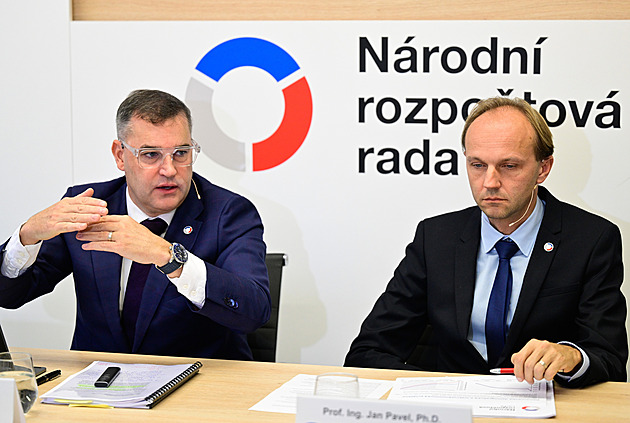 Rozpočet nové vlády se příliš nemůže odchýlit od původního, tvrdí Národní rozpočtová rada