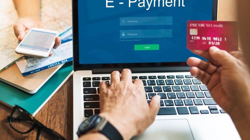 Čechy čeká odstávka populární platební brány. Jakých stránek se výpadek týká?