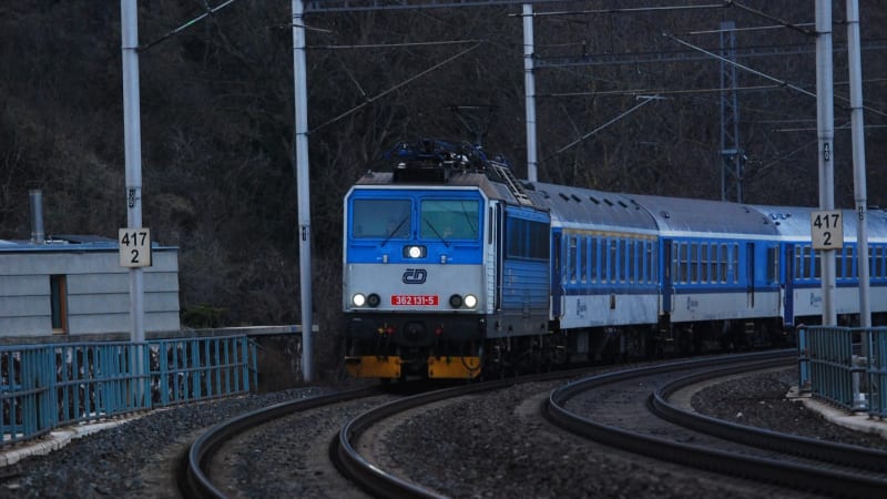 Vlak u Svitav srazil člověka. Provoz na koridoru mezi Prahou a Moravou je zastaven