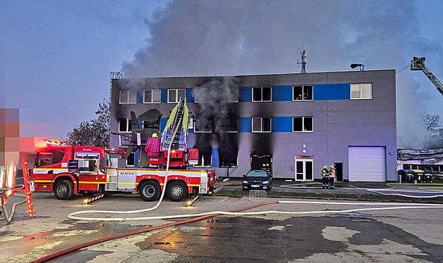 Požár v Pardubicích vyšetřuje i BIS. Přihlásila se tajemná skupina