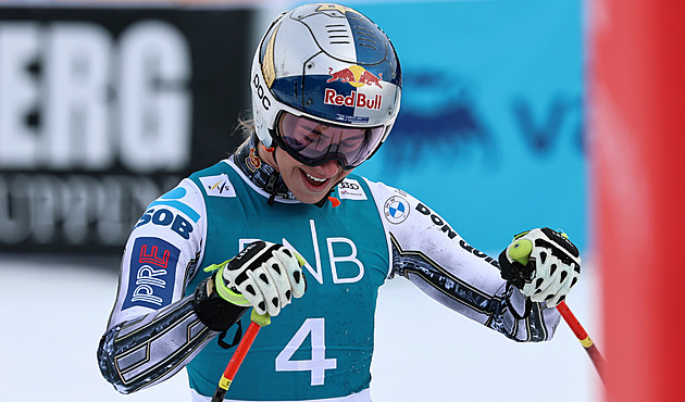 Vedla, ale Ledecká nakonec končí devátá. Malý glóbus ve sjezdu slaví Pirovanová