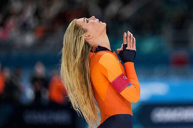 Kupec dal miliony za kombinézu od Leerdamové. Originál ale nezískal