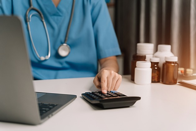 Za úplatu vystavovala posudky řidičům, přitom je ani nevyšetřila, viní psycholožku