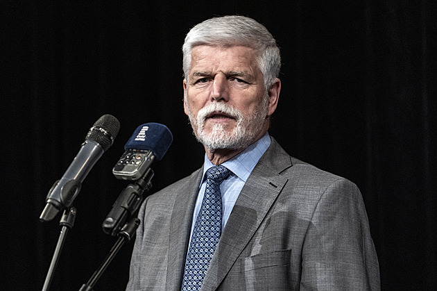Prezident tváří reklamy, Hrad od toho dává ruce pryč. Pavel může chtít i odškodnění