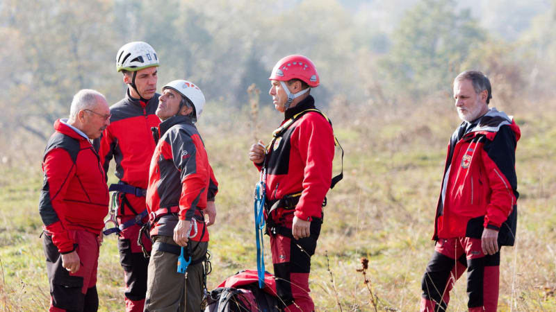 Pět nezletilých Čechů v Bosně zachraňovala horská služba. Noční drama v bouři trvalo hodiny
