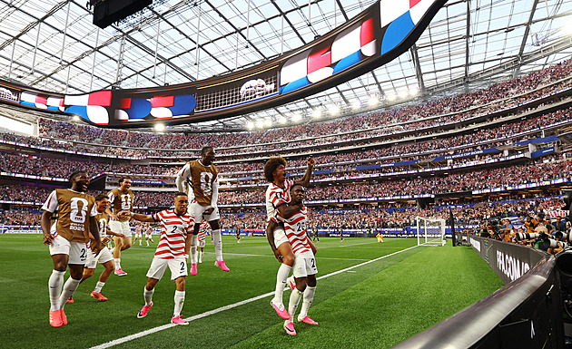 USA - Paraguay 4:1, úspěšný vstup do domácího MS, dvakrát se prosadil Balogun