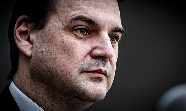 Prezident toužil někam jet, tak ať jede, řekl Macinka k OSN. Rakušan mluví o „šílené“ situaci