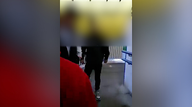 Šest na jednoho. Za surové zbití školáka v Ostravě stíhá policie jediného útočníka
