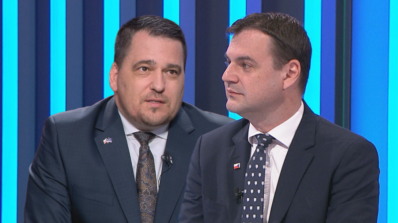 Zdechovský: Macinka nám píše po půlnoci v alkoholovém amoku. Zbytečný politik, opáčil ministr